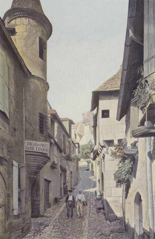 Turenne, Strada che conduce al Castello da French Photographer