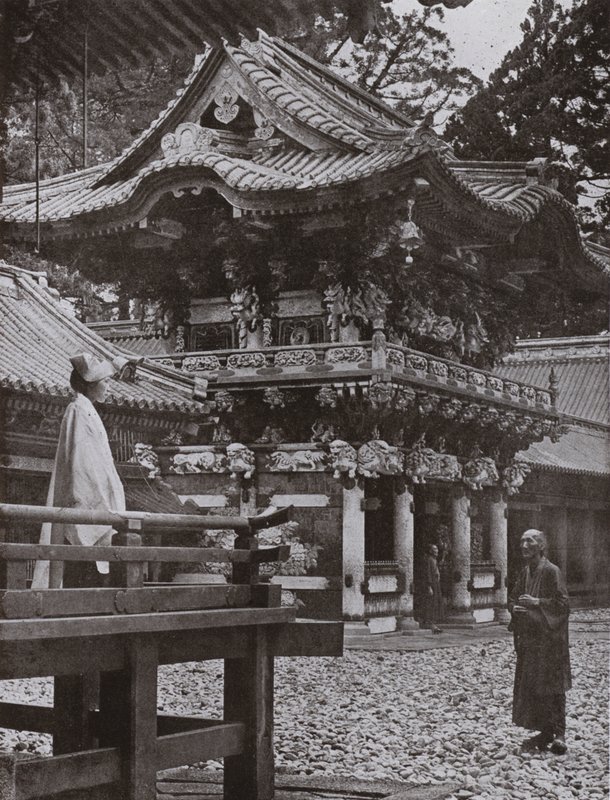 La Porta Yomei a Nikko da Herbert Ponting