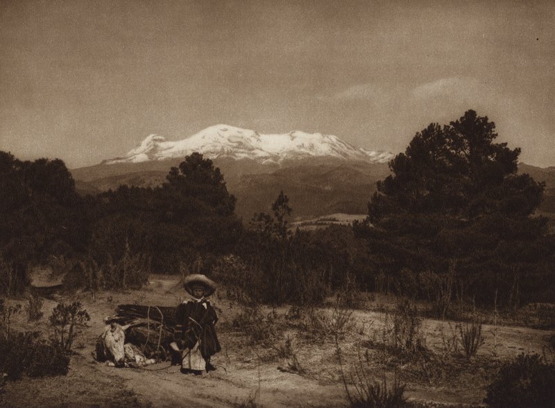 Messico: Iztaccihuatl (foto b/n) da Hugo Brehme