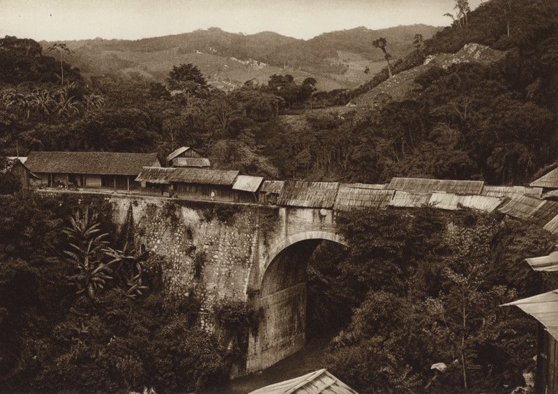 Messico: Ponte di Atoyac (foto b/n) da Hugo Brehme