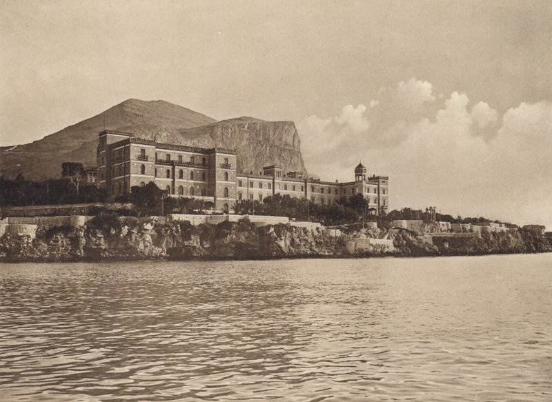 Sicilia / Sicily: Villa Igea (b/w photo) da Italian Photographer