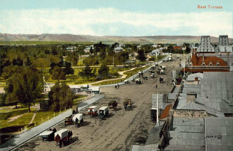 Adelaide: East Terrace da Photographer Australian