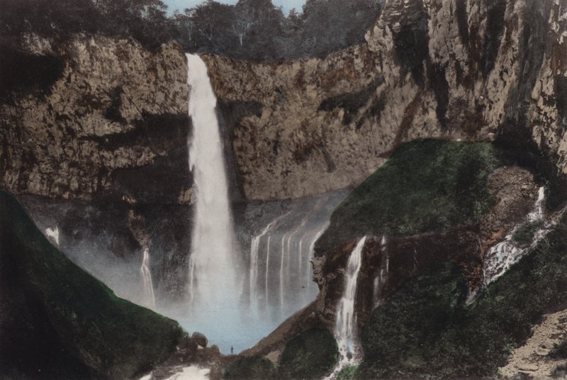 Giappone, c.1912: Cascata di Kegon, Nikko da Photographer Japanese